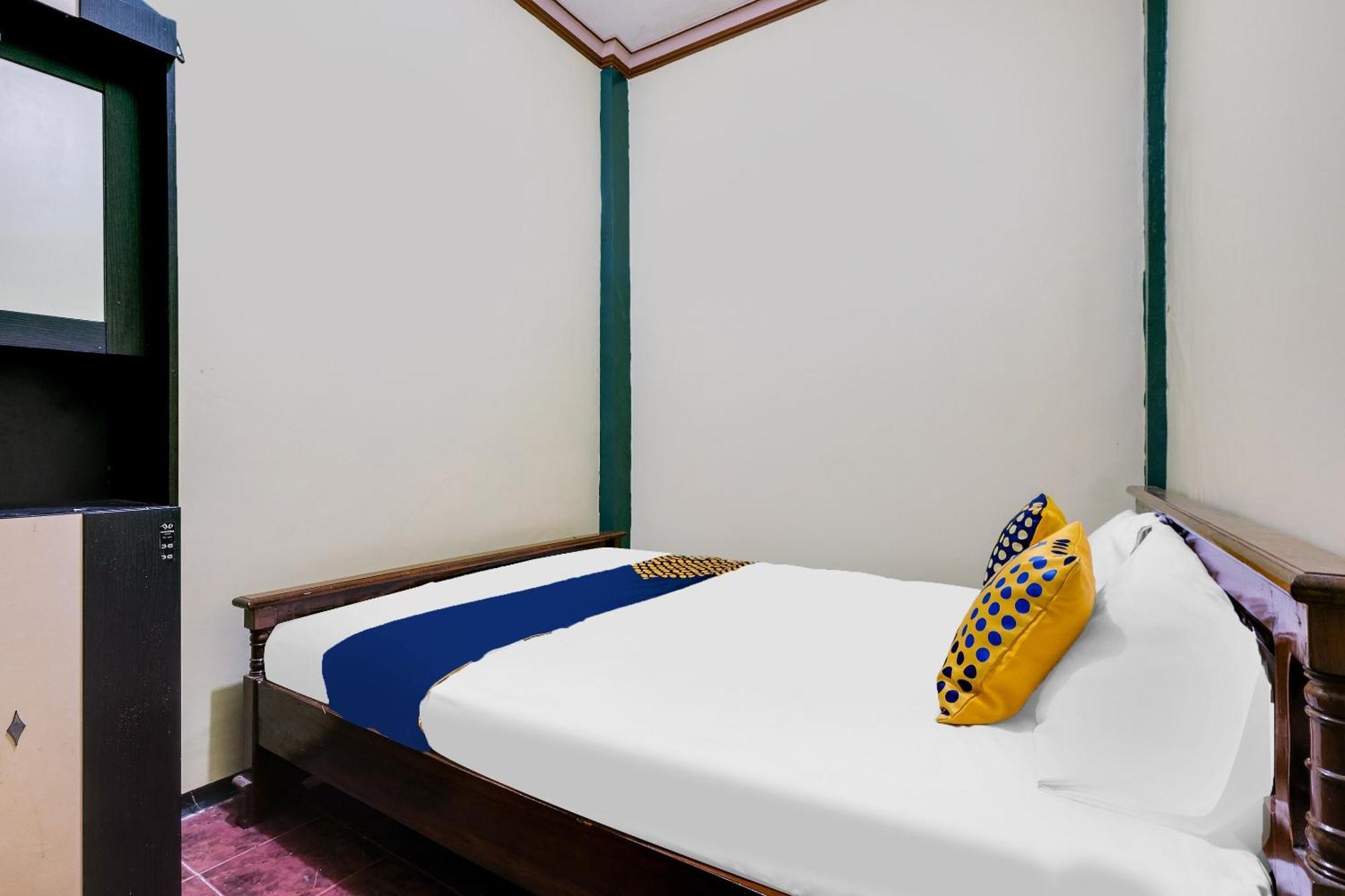 Spot On 92068 Pudja Kesuma Homestay Syariah Джок'якарта Екстер'єр фото