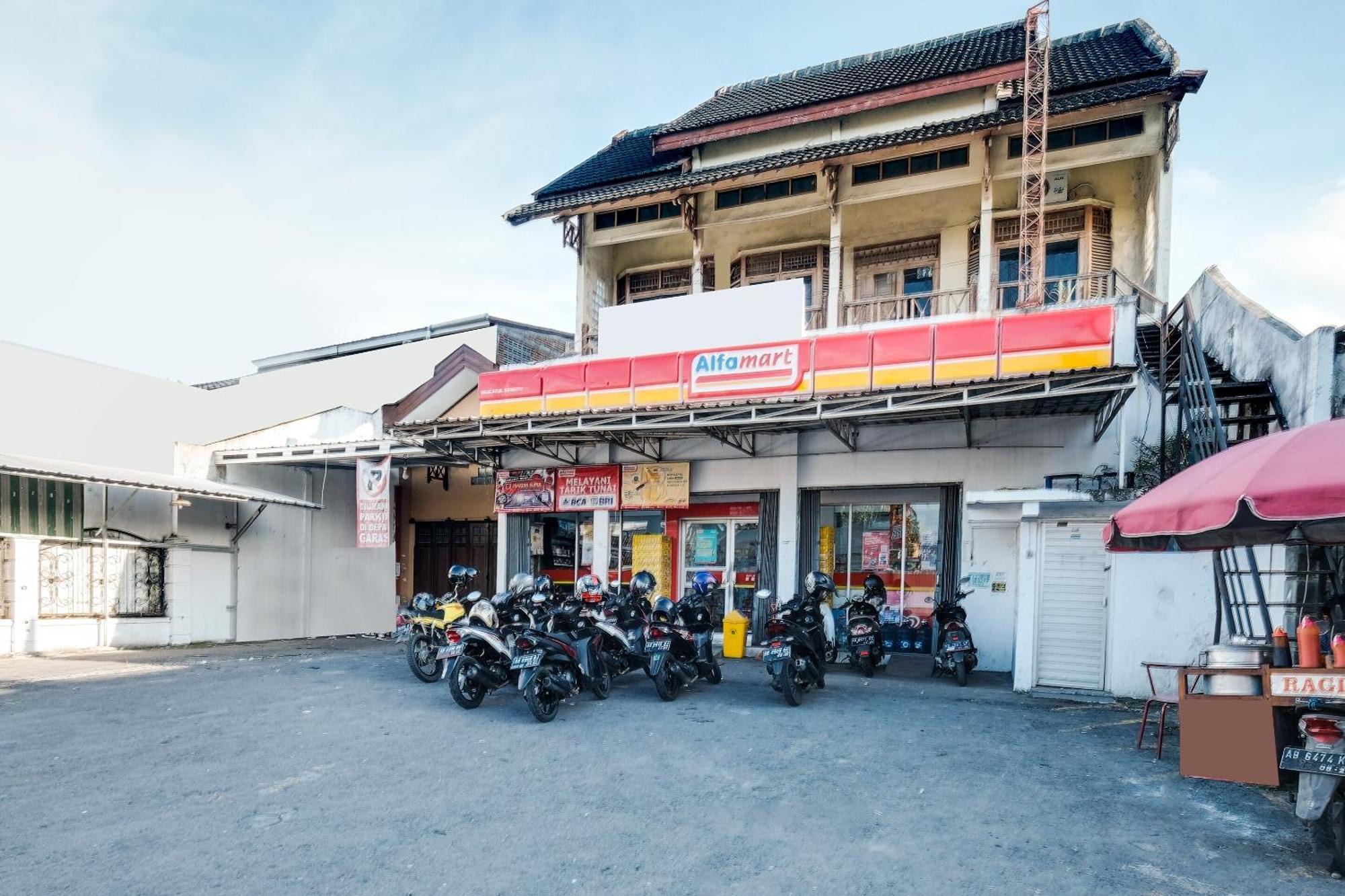 Spot On 92068 Pudja Kesuma Homestay Syariah Джок'якарта Екстер'єр фото