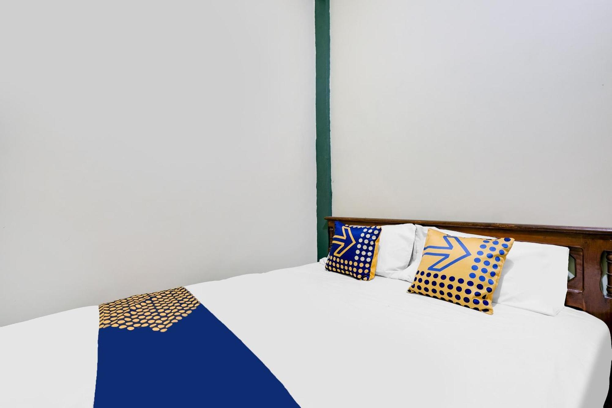 Spot On 92068 Pudja Kesuma Homestay Syariah Джок'якарта Екстер'єр фото
