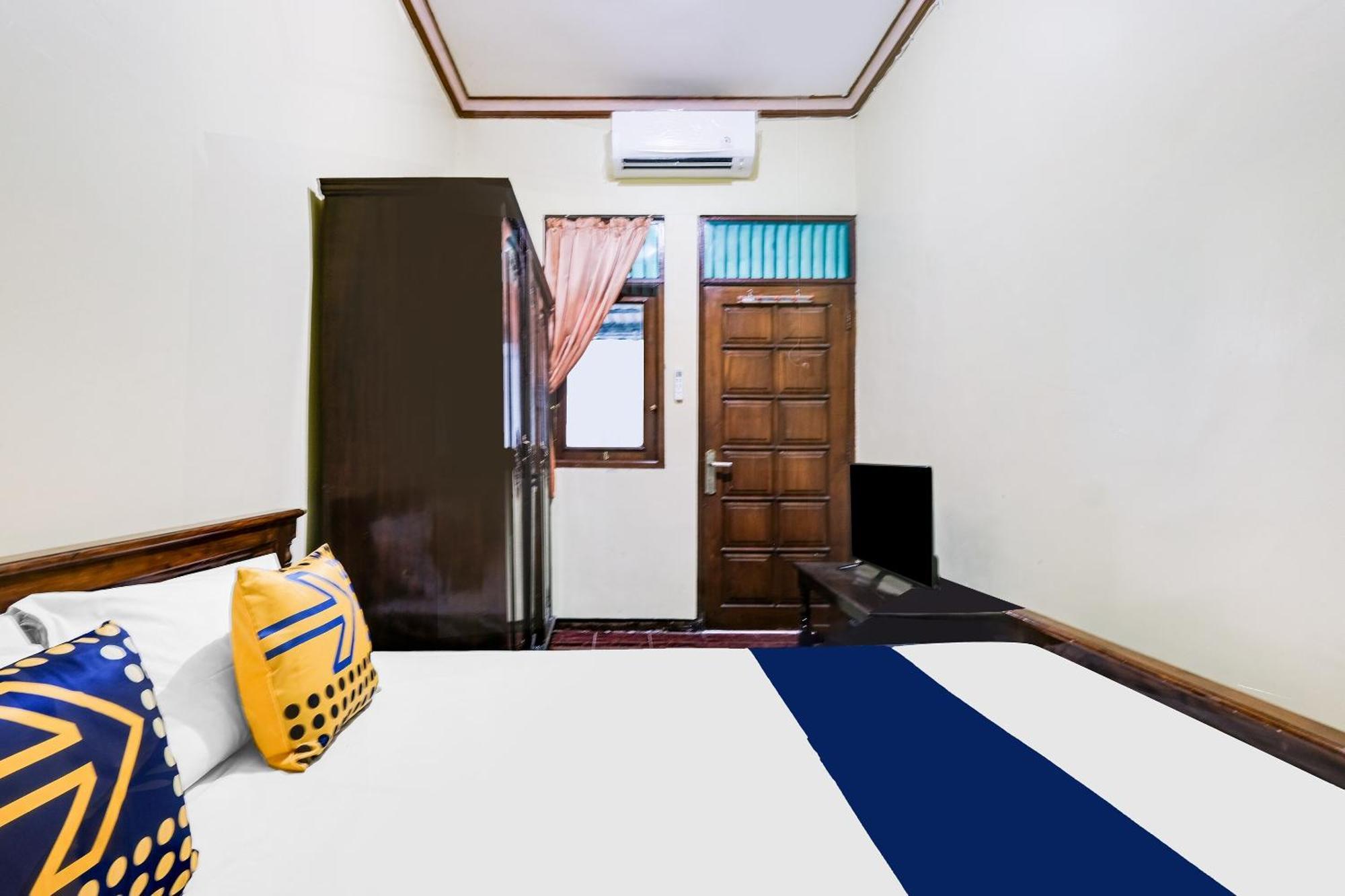 Spot On 92068 Pudja Kesuma Homestay Syariah Джок'якарта Екстер'єр фото
