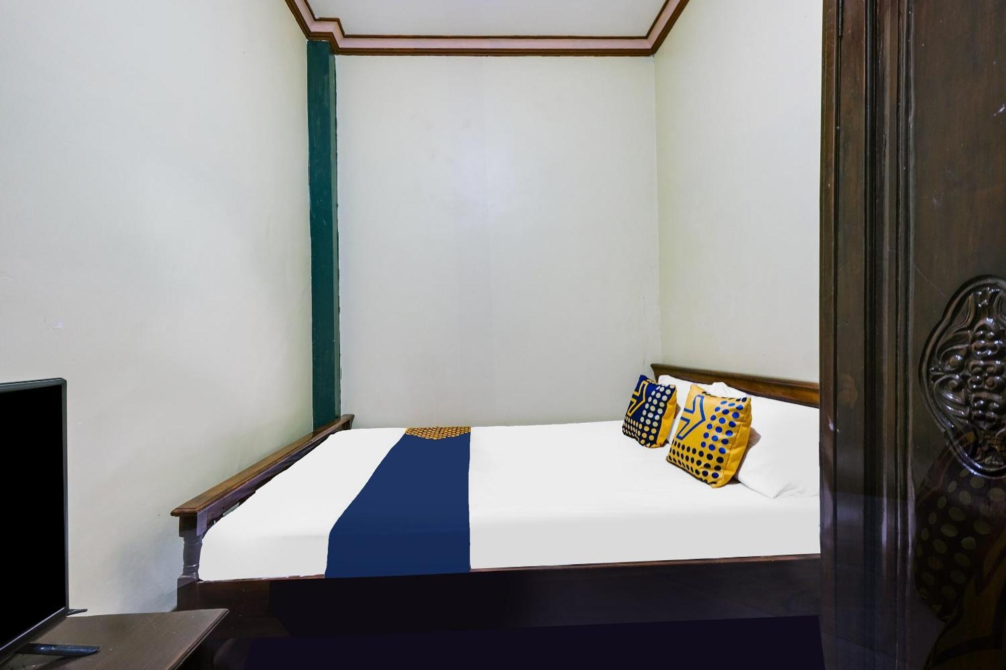 Spot On 92068 Pudja Kesuma Homestay Syariah Джок'якарта Екстер'єр фото