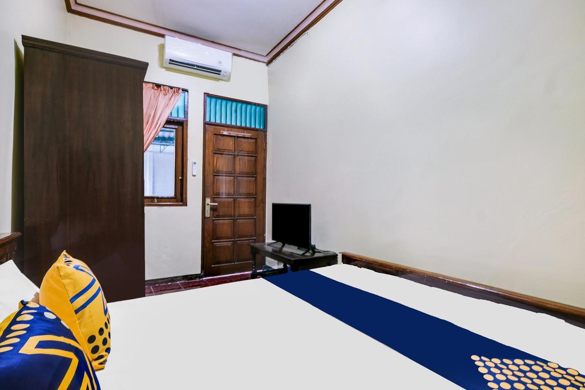 Spot On 92068 Pudja Kesuma Homestay Syariah Джок'якарта Екстер'єр фото